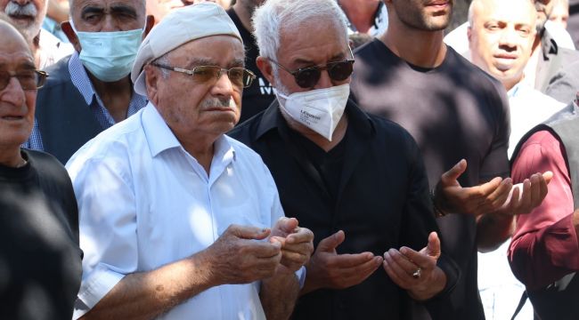 Ünlü oyuncudan annesine en acı görev