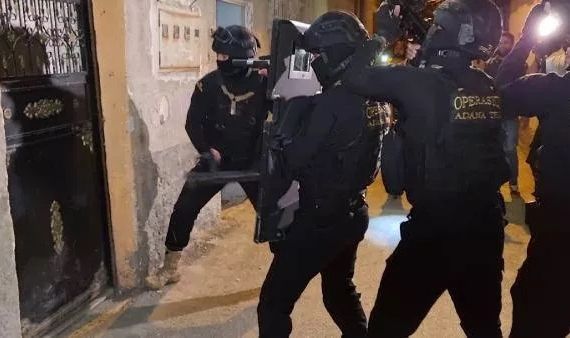 2 ilde DEAŞ operasyonu: 27 gözaltı!