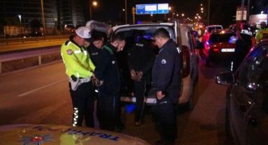 Çalıntı araçla kaçan şahıs kovalamaca sonucu yakalandı