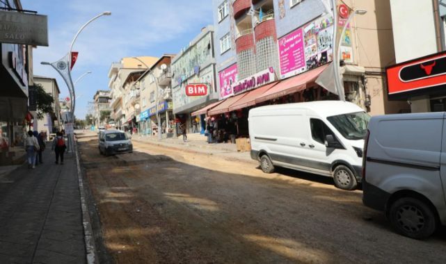 Dilovası İstiklal Caddesi’nde asfaltlama çalışması başladı