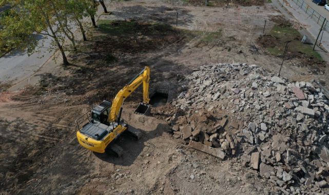 İzmit Millet Bahçesi için yıkımlar devam ediyor