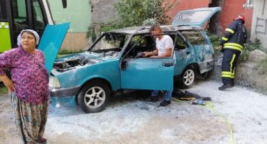 Kibritle oynayan çocuk otomobili yaktı