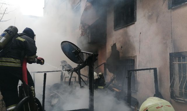 Odunlukta çıkan yangın apartmana sıçradı
