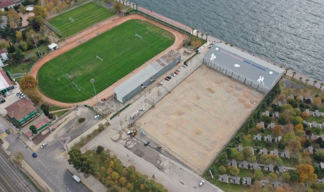 Alparslan Türkeş Spor Kompleksi’nde mıcır dolgusu yapılıyor