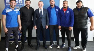 Büyükakın, şampiyon sporcularla buluştu
