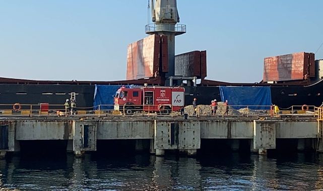 Darıca'da bulunan tahliye gemisinde yangın