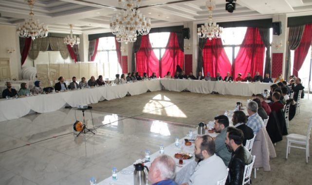 Derince Belediyesi personeline enerji eğitimi