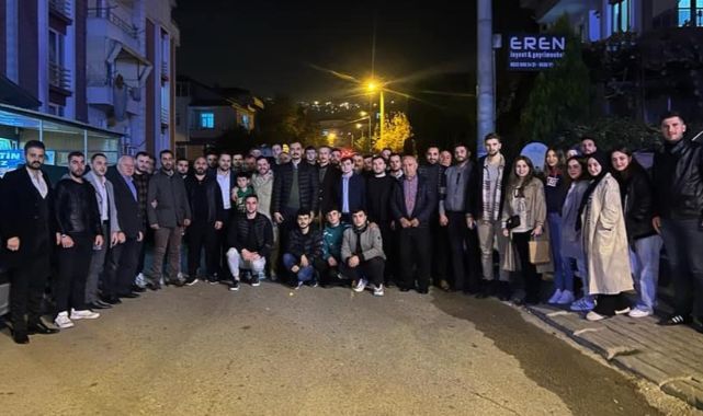 Güney, ilk kez oy kullanacak gençlerle buluştu