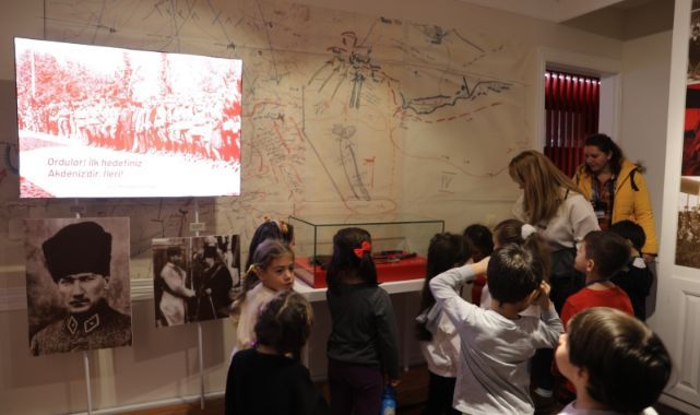 Minik öğrenciler Atatürk ve Milli Mücadele Anı Evi’ni çok sevdi