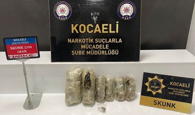 Paket paket uyuşturucuyu sakladıkları yer şaşırttı