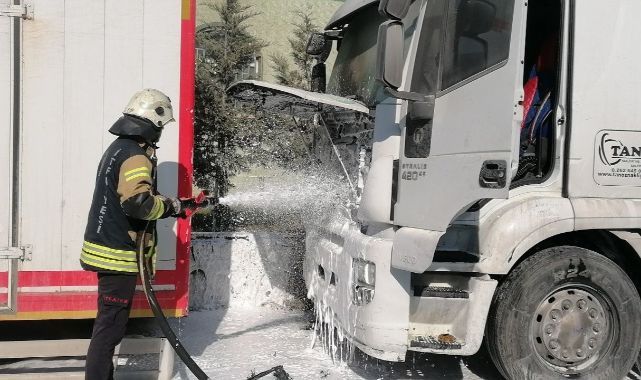 Tamire getirilen tırda yangın çıktı