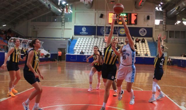Türkiye Kadınlar Basketbol Ligi: İzmit Belediyespor: 77 - Fenerbahçe Gelişim: 80