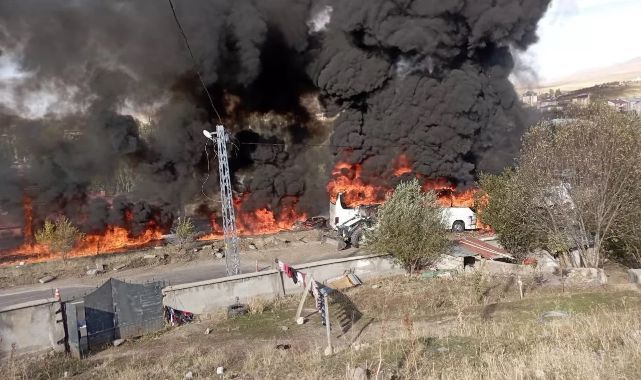 Yolcu otobüsü ile tanker çarpıştı: 7 ölü, 11 yaralı