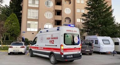 Camları silerken dördüncü kattan düştü