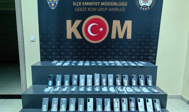 Gebze Otogarı'nda aranan bavuldan kaçak telefonlar çıktı