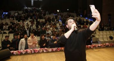 Üniversiteli gençler doyasıya eğlendi