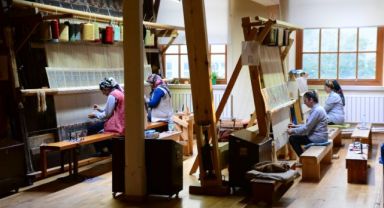 180 yıldır sarayları renklendiren fabrika: Hereke