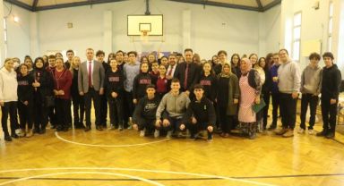 Anneler ve çocukları iyilik için bir arada