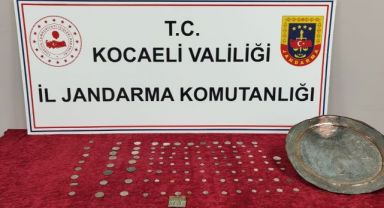 Aracında 107 sikkeyle yakalandı