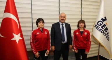 Büyükgöz başarılı sporcuları ödüllendirdi