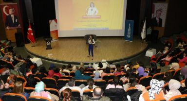 Darıca'da çocuk eğitimi konferansı
