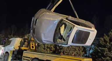 Dereye uçan lüks aracın sürücüsü yaralandı