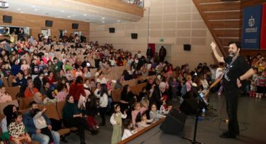 Gebze’de çocuklar Onur Erol ile coştu