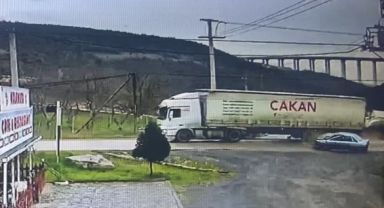 Gebze’de tıra çarpan otomobildeki 2 kişi yaralandı