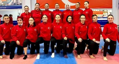 Kağıtsporlu kareteciler dünyanın altın organizasyonunda