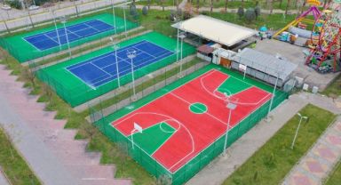 Kavaklı sahilindeki spor sahaları yenilendi