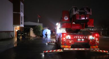 Tanker fabrikasındaki yangın itfaiye ekiplerince söndürüldü