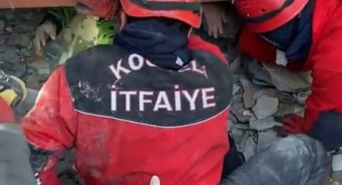 52 saat sonra Büyükşehir enkazdan çıkardı