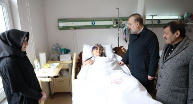 AK Parti'den yaralı depremzedelere ziyaret