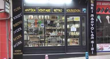 Bu dükkanın her rafı nostalji kokuyor