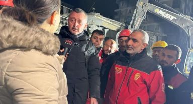 Büyükakın: Bu ekibin alnından öpüyorum
