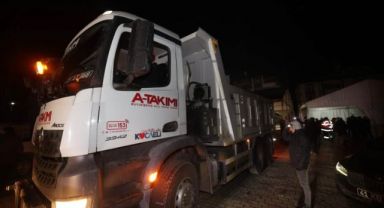 Büyükşehir 156 araç ve 524 personelle deprem bölgesinde