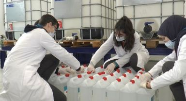 Çalışanlar fabrika işçileri değil, lise öğrencileri