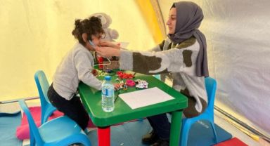 Depremi yaşayan çocuklar için ‘’oyun en iyi ilaçtır’’
