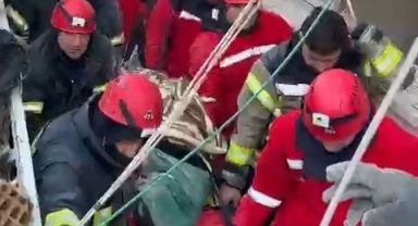 Enkazdan 56 saat sonra Kocaeli ekibi tarafından kurtarıldı