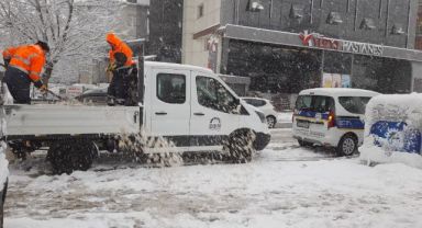Gebze’de karla mücadele hız kesmiyor
