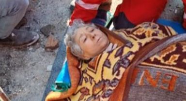 Gebze itfaiyesi 78 yaşındaki kadını kurtardı