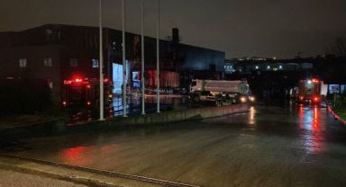 Geri dönüşüm fabrikasında yangın çıktı