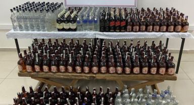 İş yerinde 425 şişe gümrük kaçağı alkol ele geçirildi