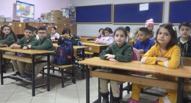Kocaeli'de depremzede öğrenciler ders başı yaptı