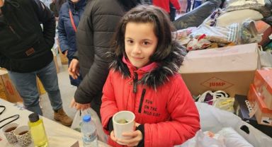 Minik Hayrunnisa'dan duygulandıran yardım