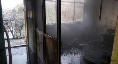 Tek katlı boş evde yangın çıktı