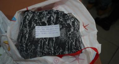 Yardım paketlerinden çıkan sevgi ve merhamet dolu notlar