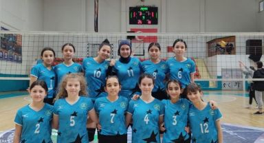 ÇESK'li Midi voleybolcular finallerde