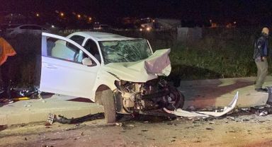 Darıca'da iki otomobil kafa kafaya çarpıştı: 5 yaralı