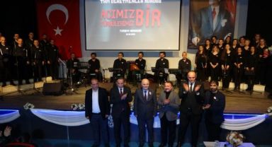 Depremin acı yüzünü gören öğretmenler illere özgü türküleri söyledi
